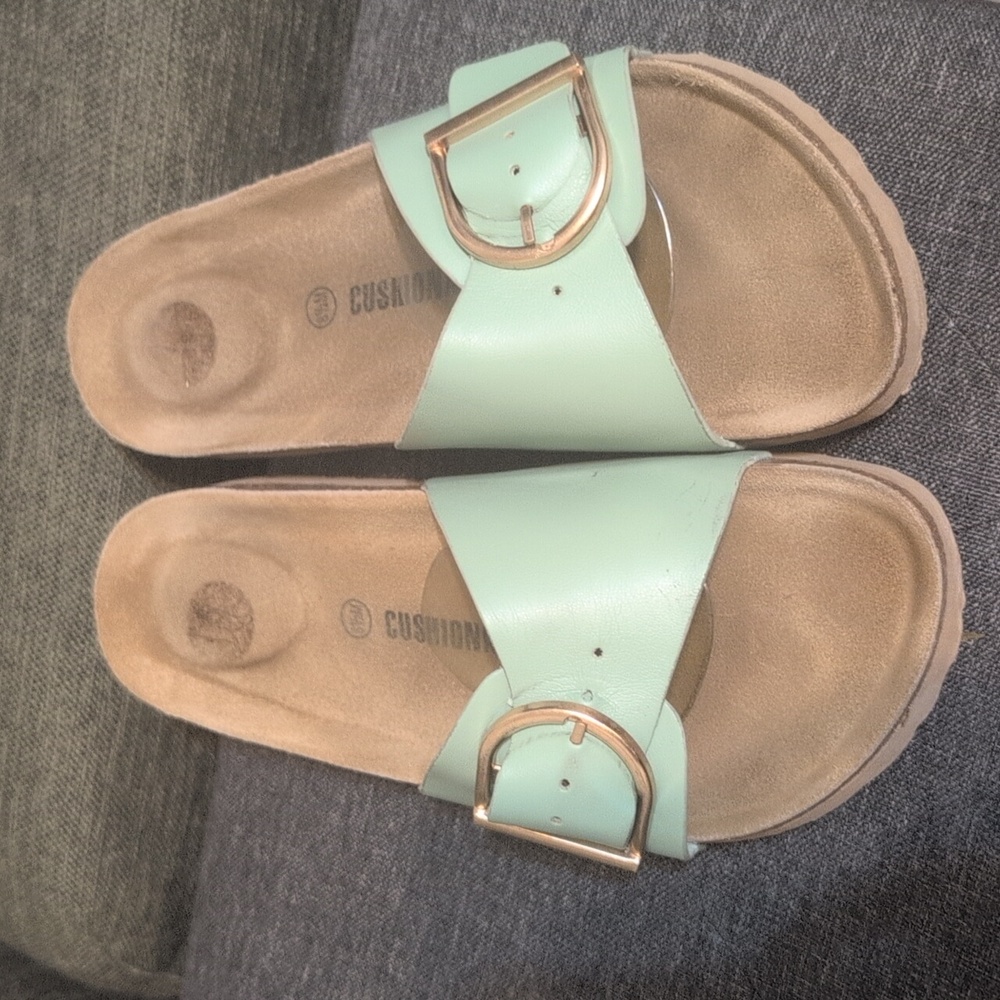 Cusionaire Light Seafoam Leather And Cork Buckle Slides-8.5